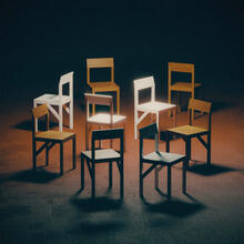 Bukowskis presenterar ’Bracket Chair’ av FRAMA